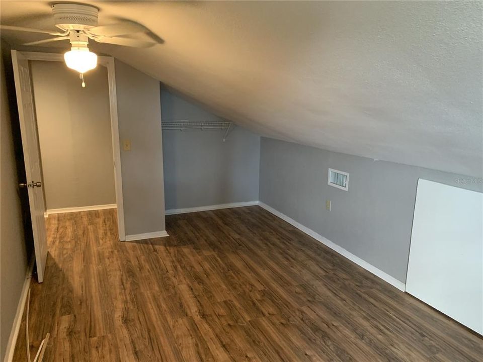 For Rent: $1,075 (3 beds, 1 baths, 1774 Square Feet)