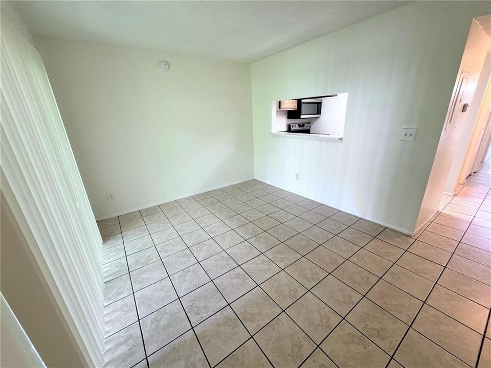 For Rent: $1,150 (1 beds, 1 baths, 504 Square Feet)