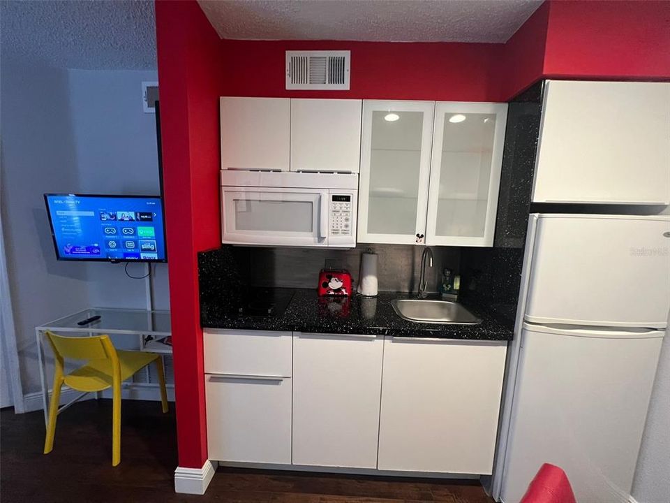 For Sale: $175,000 (1 beds, 1 baths, 488 Square Feet)