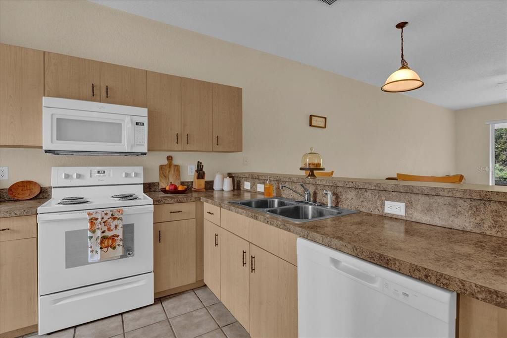 For Sale: $199,990 (3 beds, 2 baths, 1245 Square Feet)