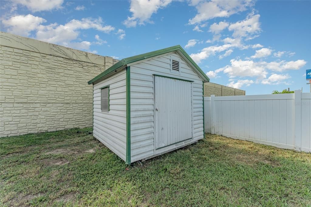 For Sale: $275,000 (3 beds, 2 baths, 1098 Square Feet)