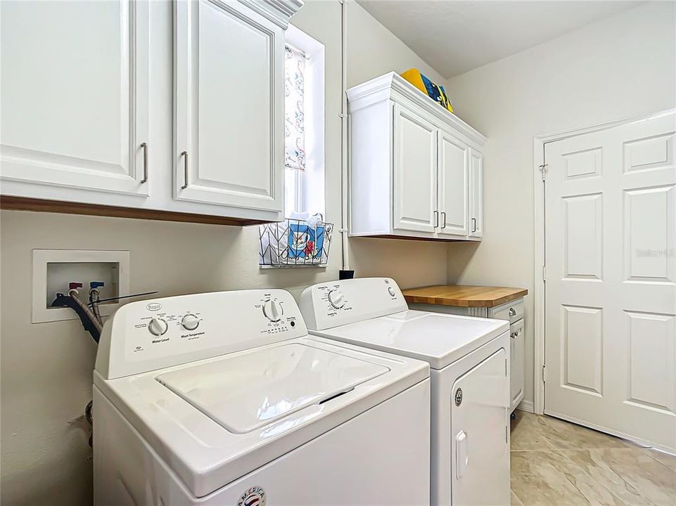 For Sale: $350,000 (2 beds, 2 baths, 1745 Square Feet)