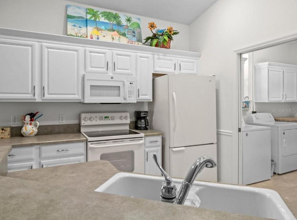 For Sale: $350,000 (2 beds, 2 baths, 1745 Square Feet)