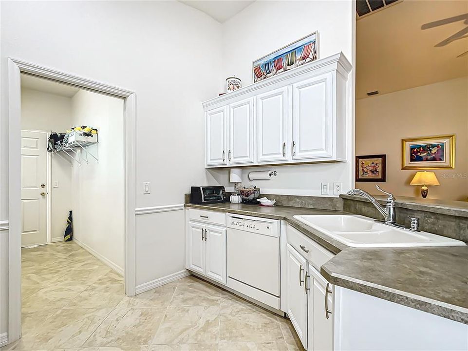 For Sale: $350,000 (2 beds, 2 baths, 1745 Square Feet)