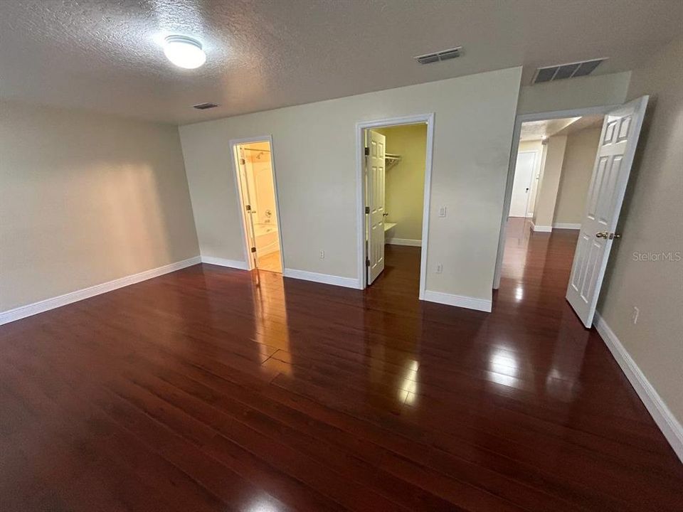 Active With Contract: $2,300 (3 beds, 2 baths, 1671 Square Feet)