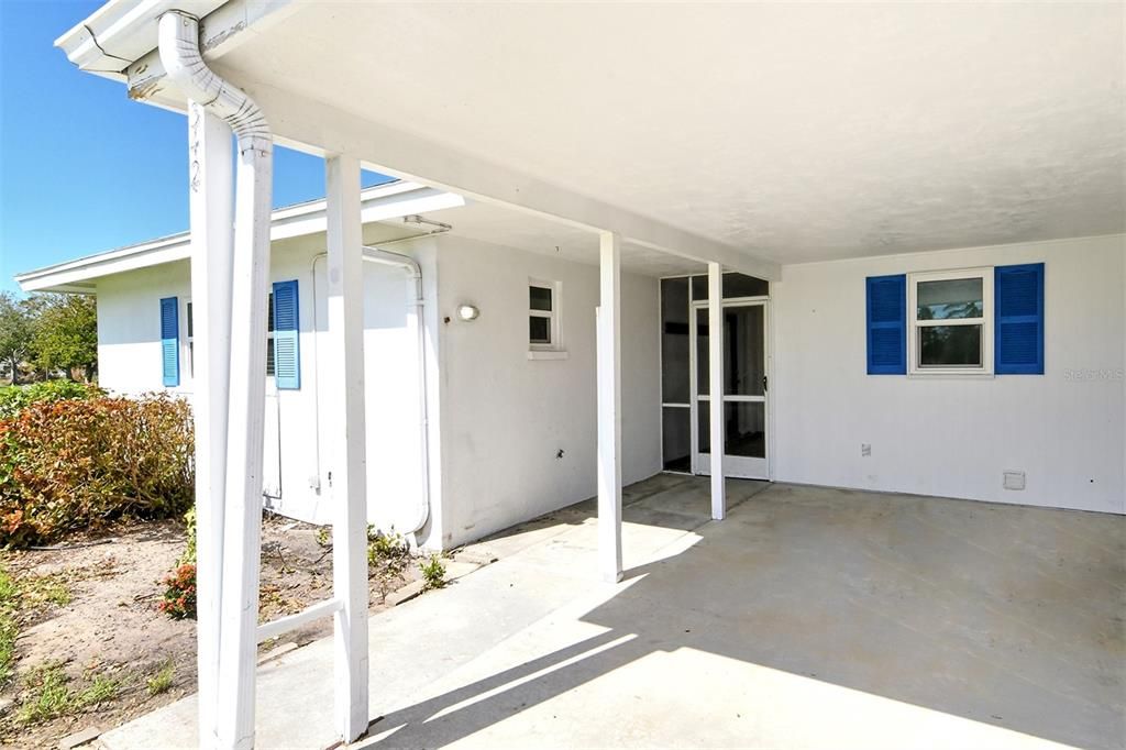 For Sale: $299,000 (2 beds, 2 baths, 1131 Square Feet)