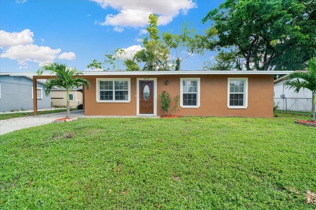 For Sale: $294,000 (3 beds, 1 baths, 962 Square Feet)