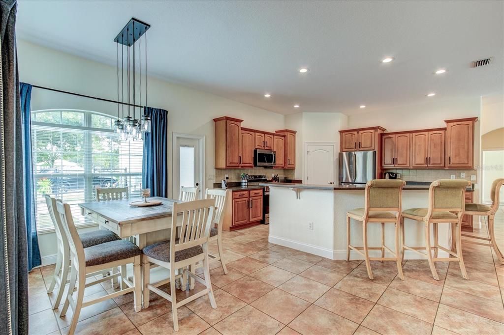 Kitchen / Dining Area