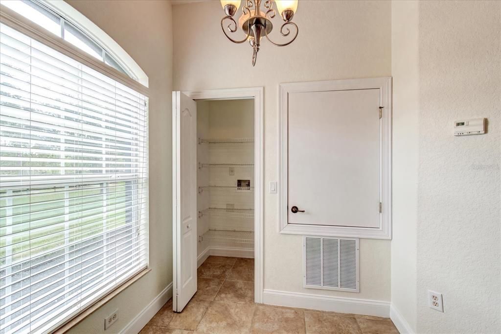 MIL stackable laundry closet