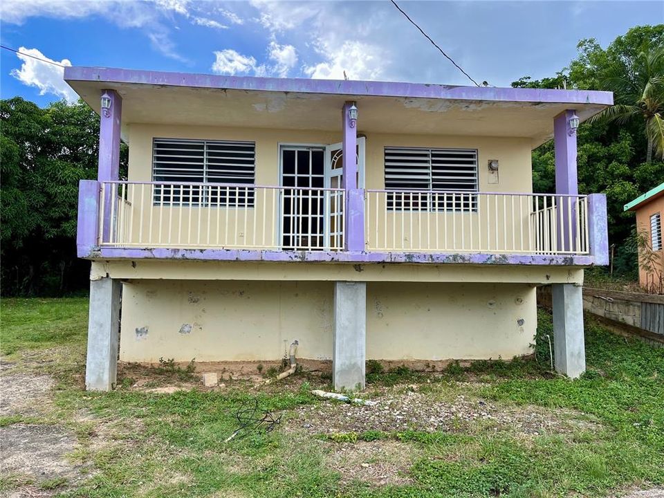 最近售出: $90,000 (3 贝兹, 1 浴室, 0 平方英尺)