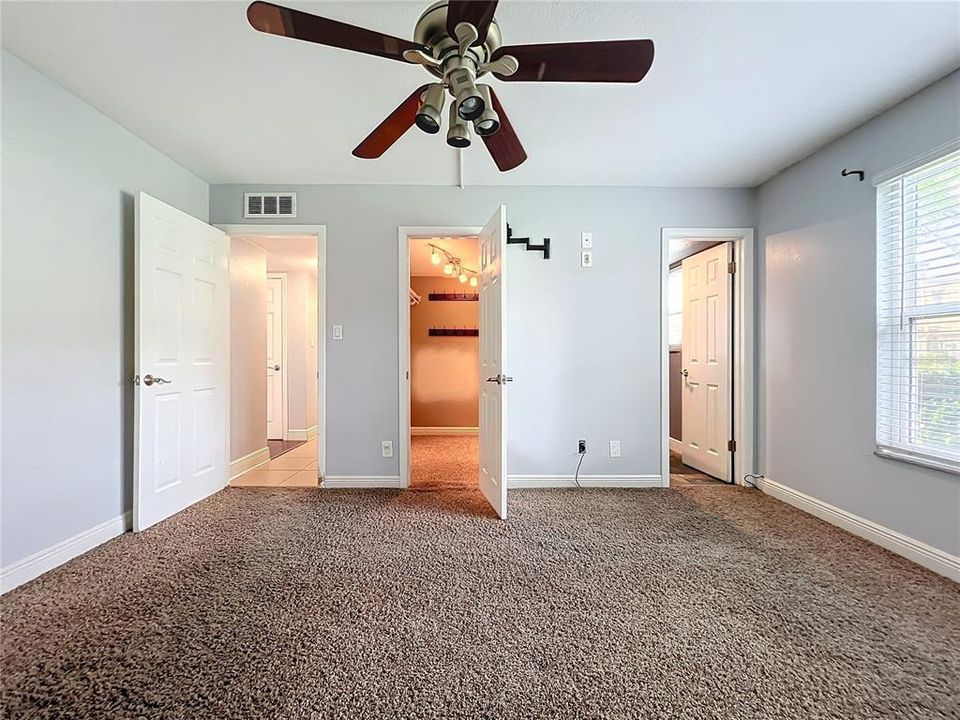 For Sale: $260,000 (3 beds, 2 baths, 1165 Square Feet)