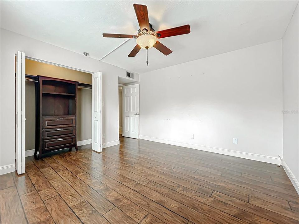 For Sale: $260,000 (3 beds, 2 baths, 1165 Square Feet)