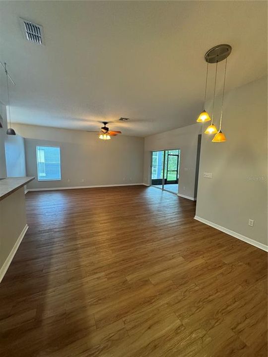 For Rent: $2,495 (3 beds, 2 baths, 1884 Square Feet)