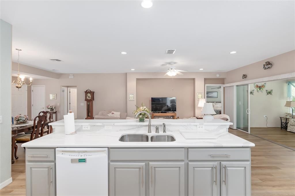 For Sale: $330,000 (3 beds, 2 baths, 1720 Square Feet)