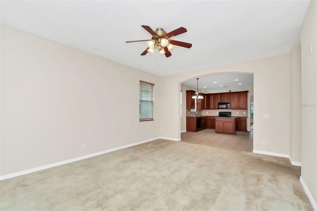 For Rent: $2,295 (4 beds, 2 baths, 2132 Square Feet)