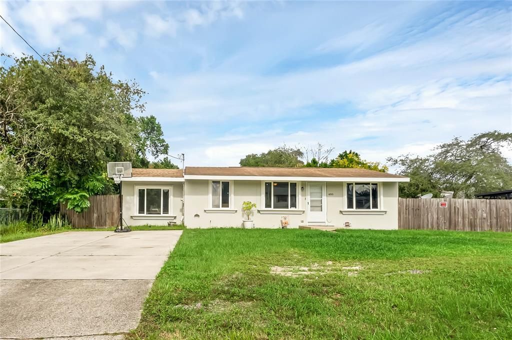 For Sale: $265,000 (3 beds, 2 baths, 1188 Square Feet)