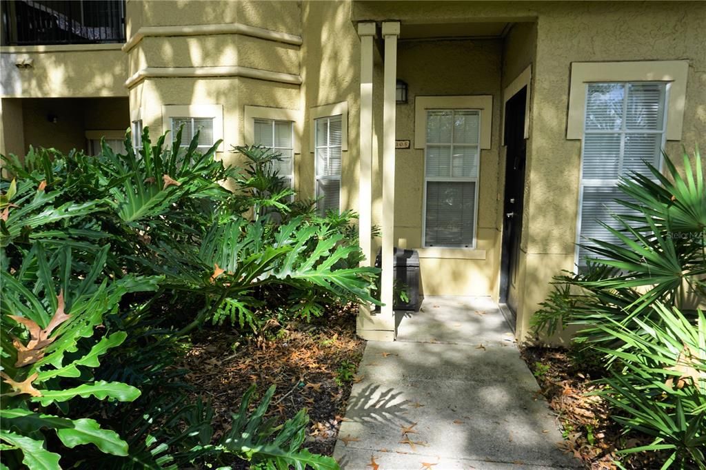 For Rent: $2,250 (3 beds, 2 baths, 1676 Square Feet)