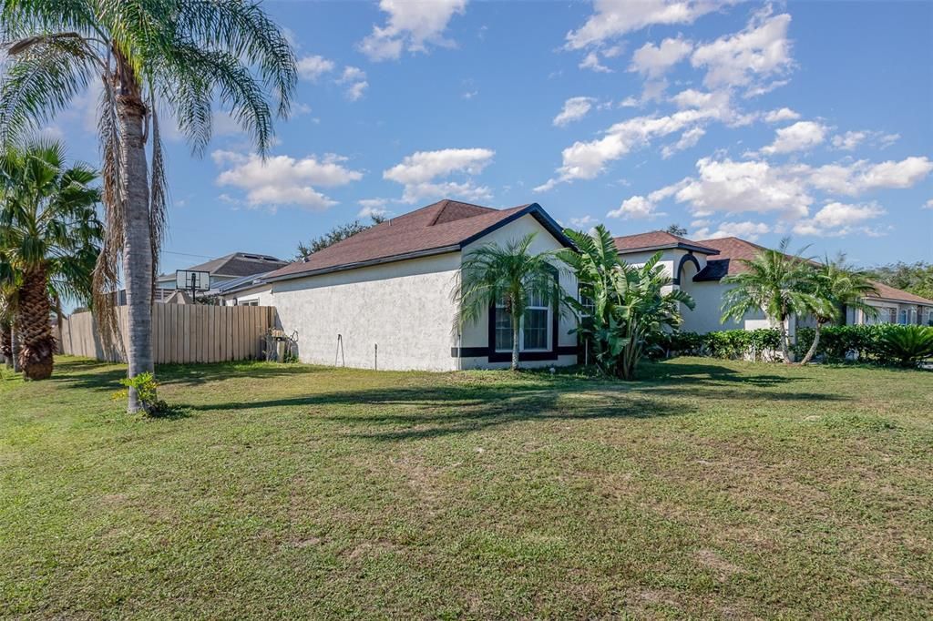 For Sale: $399,999 (3 beds, 2 baths, 2115 Square Feet)