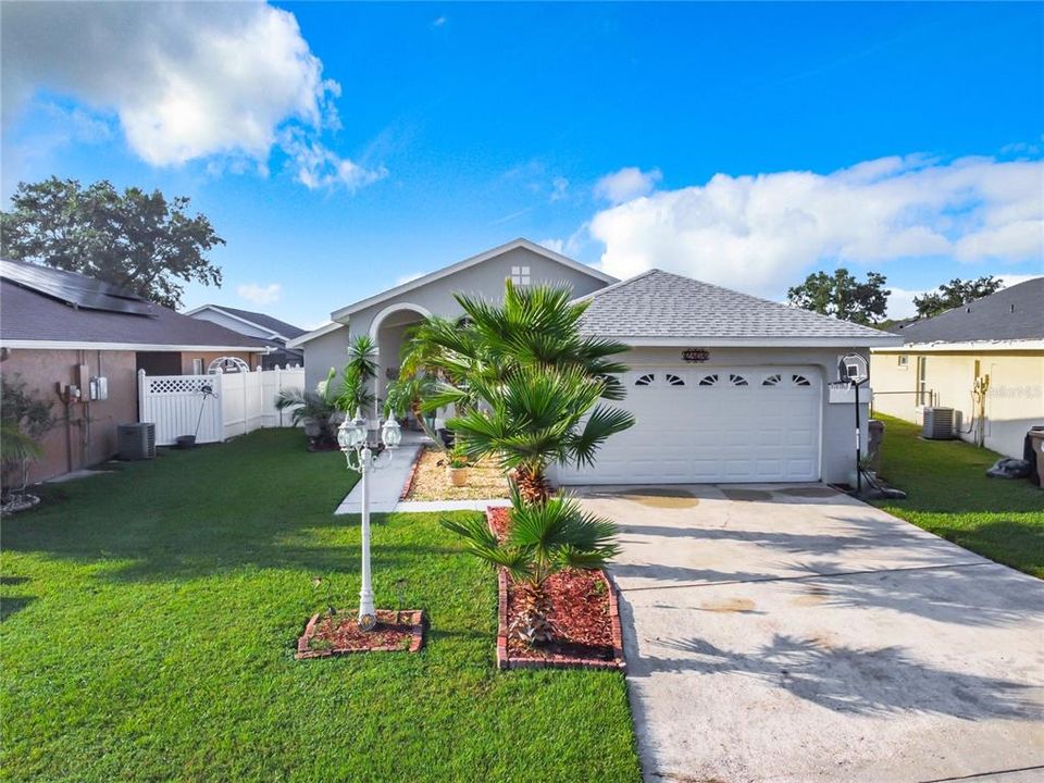 For Sale: $390,000 (3 beds, 2 baths, 1155 Square Feet)