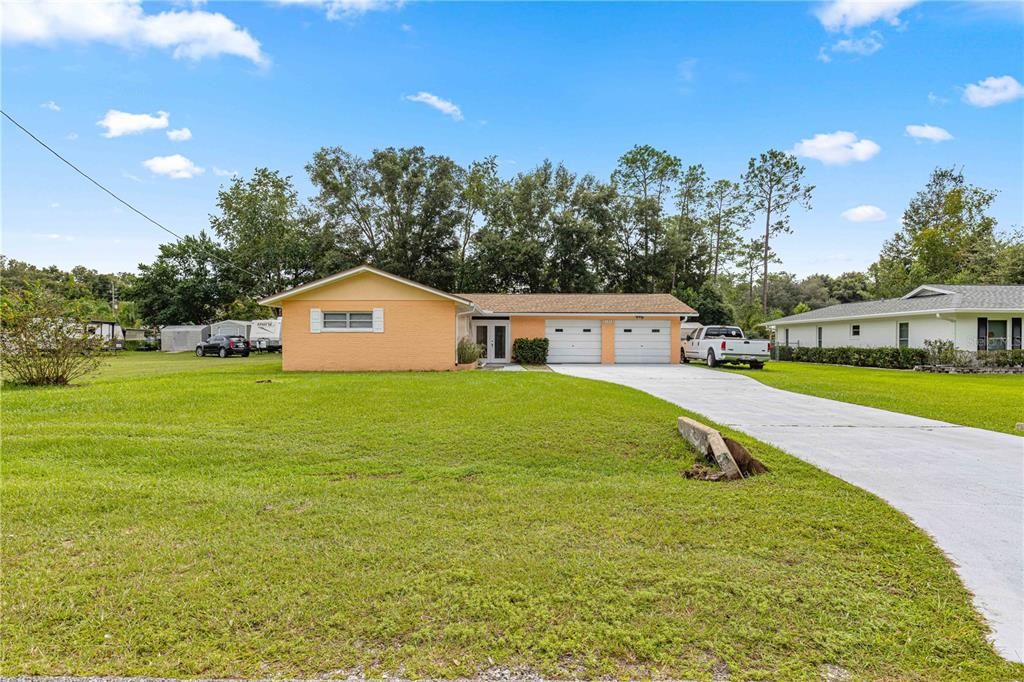 For Sale: $275,000 (3 beds, 2 baths, 1395 Square Feet)