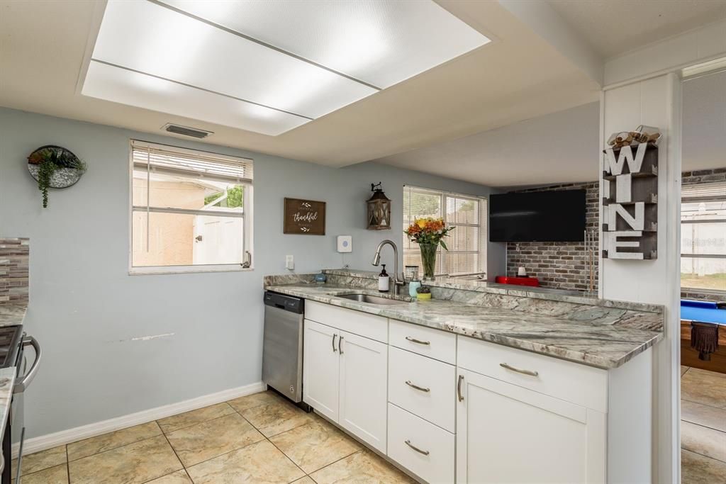 For Sale: $269,990 (2 beds, 2 baths, 1259 Square Feet)