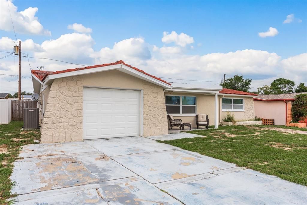 For Sale: $269,990 (2 beds, 2 baths, 1259 Square Feet)