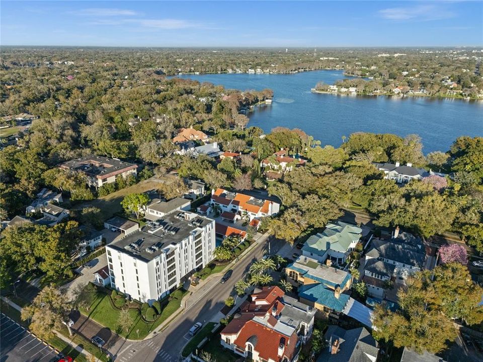 For Sale: $585,000 (2 beds, 2 baths, 1040 Square Feet)