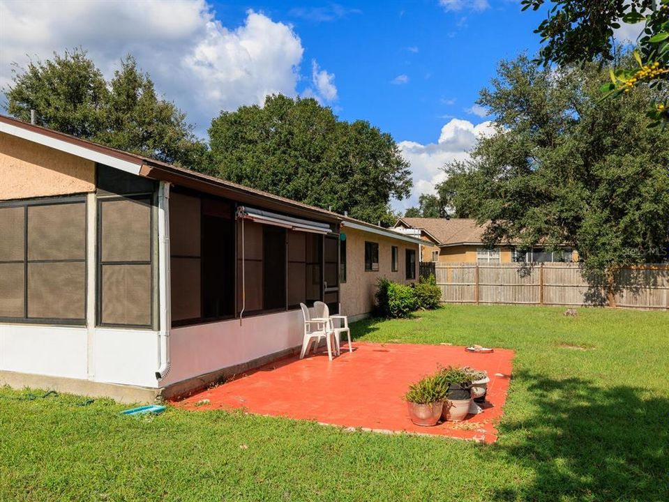 For Sale: $260,000 (3 beds, 2 baths, 1204 Square Feet)