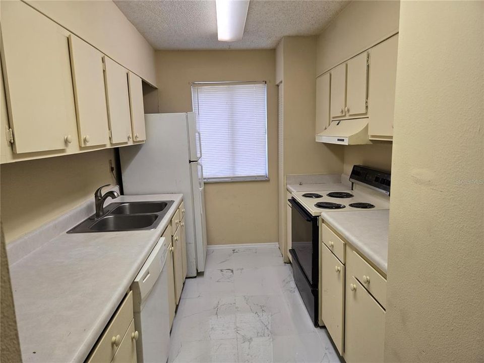 For Sale: $119,000 (2 beds, 1 baths, 1164 Square Feet)