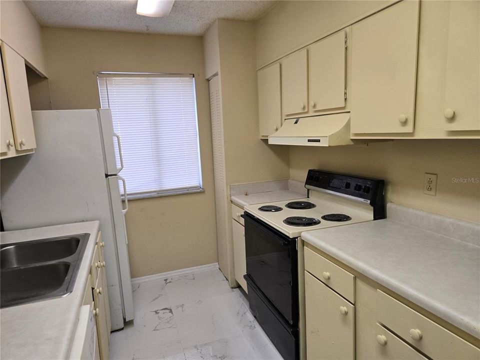 For Sale: $119,000 (2 beds, 1 baths, 1164 Square Feet)