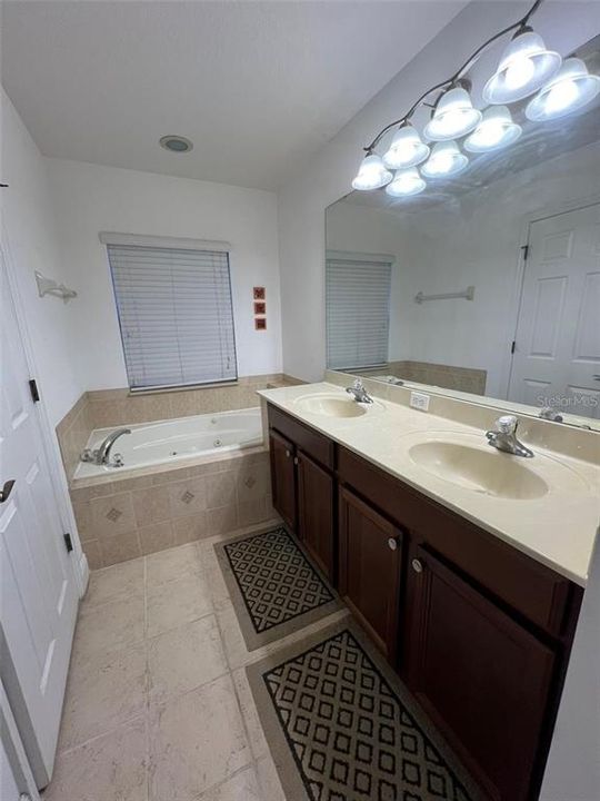 Active With Contract: $2,300 (3 beds, 2 baths, 1472 Square Feet)