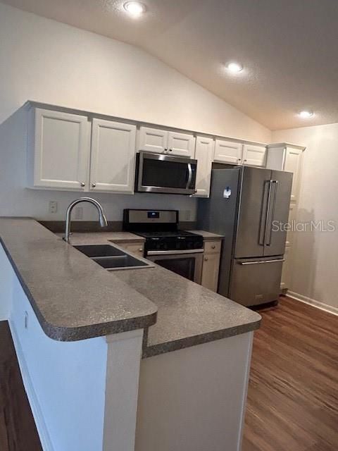 For Rent: $1,900 (2 beds, 2 baths, 1280 Square Feet)