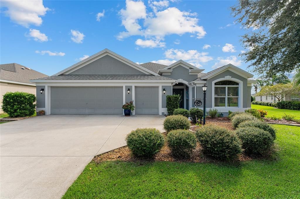 For Sale: $519,900 (3 beds, 2 baths, 1939 Square Feet)