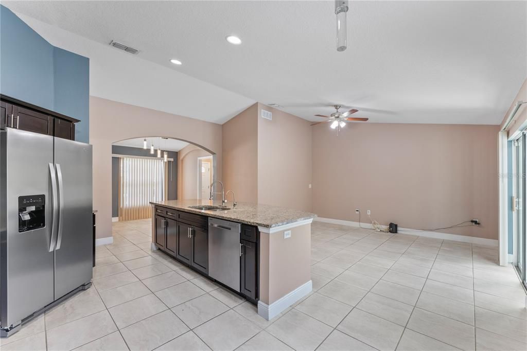 For Sale: $335,000 (4 beds, 2 baths, 2088 Square Feet)