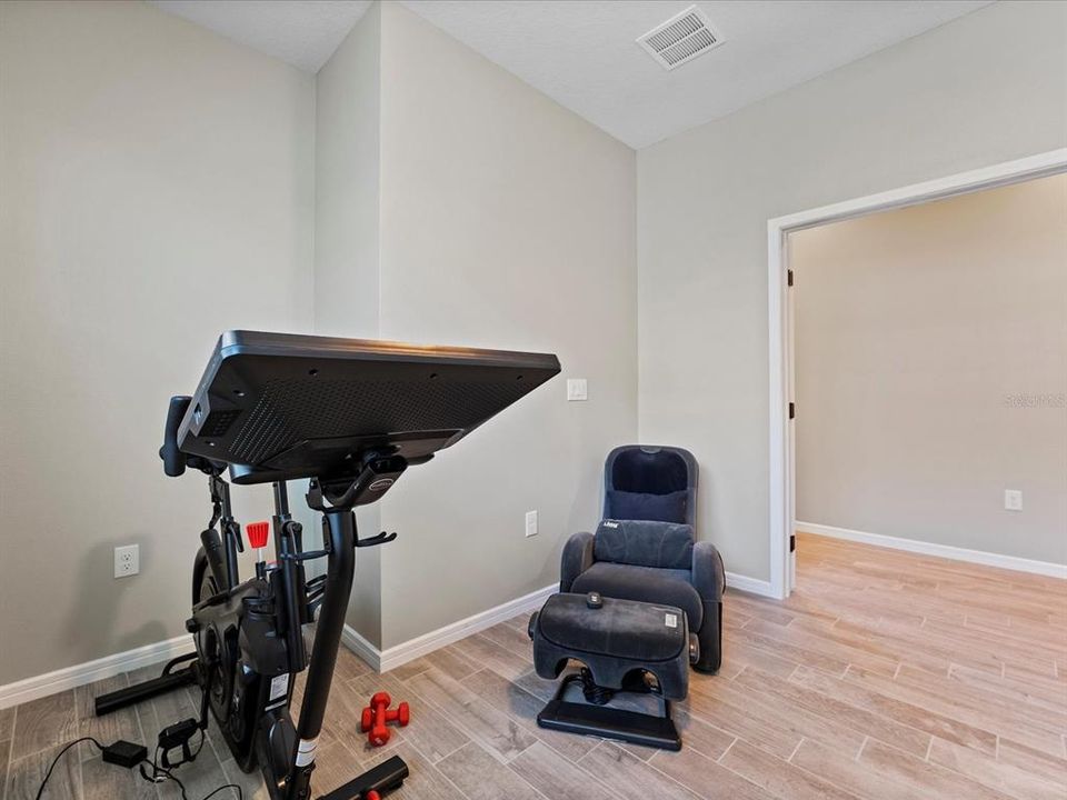 For Sale: $399,000 (2 beds, 2 baths, 1584 Square Feet)