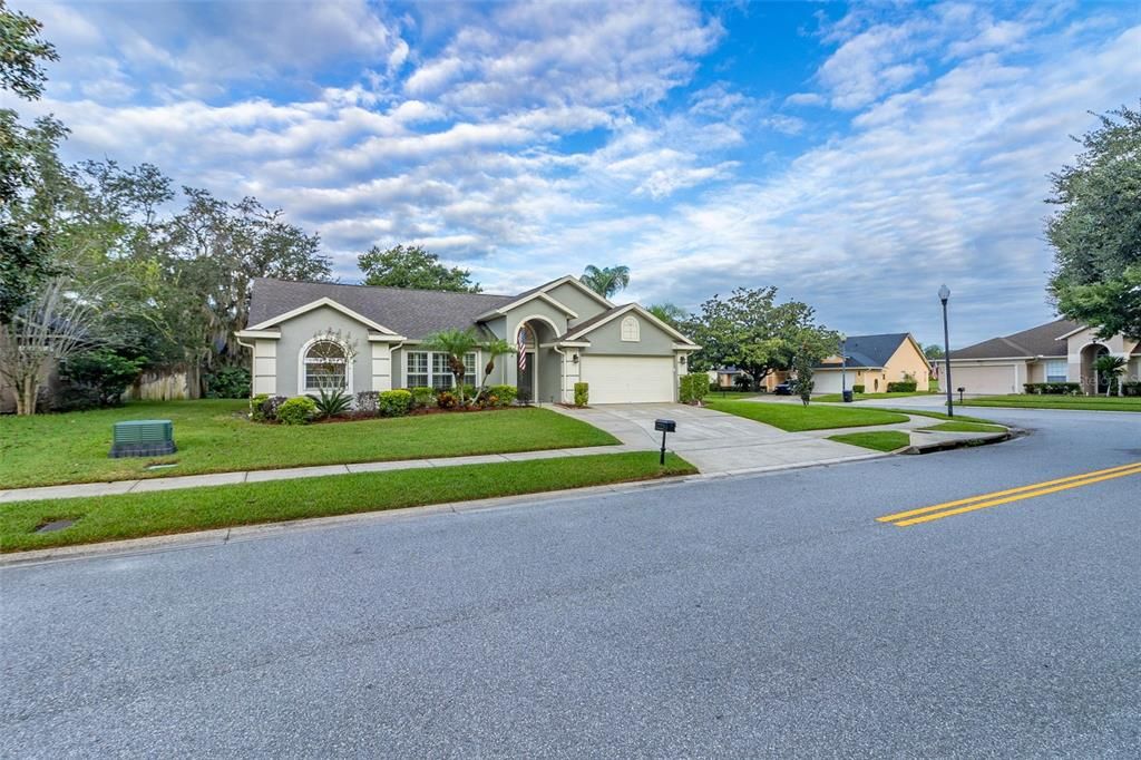 For Sale: $519,990 (3 beds, 2 baths, 1885 Square Feet)