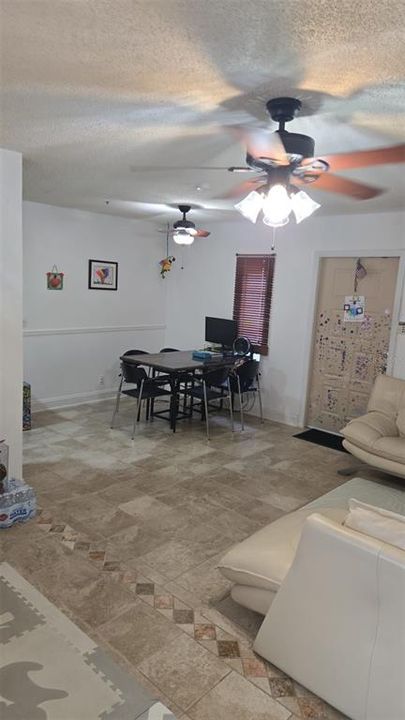 For Sale: $234,000 (2 beds, 2 baths, 953 Square Feet)