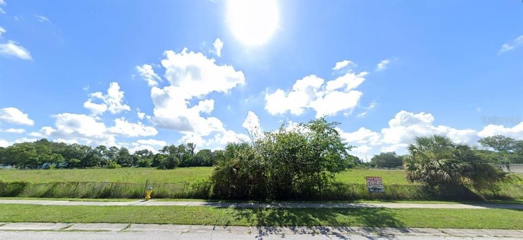 For Sale: $3,000,000 (8.20 acres)