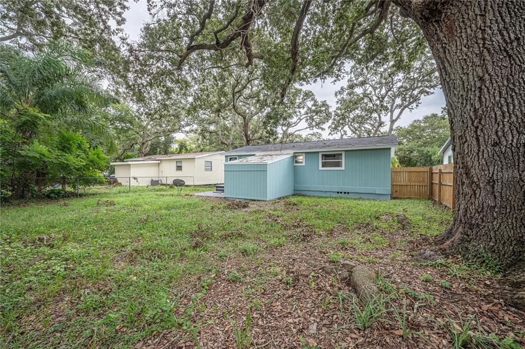 For Sale: $349,000 (3 beds, 1 baths, 912 Square Feet)