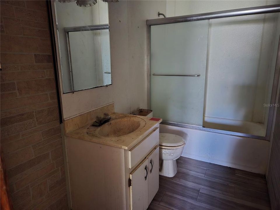 For Sale: $138,000 (2 beds, 2 baths, 1596 Square Feet)