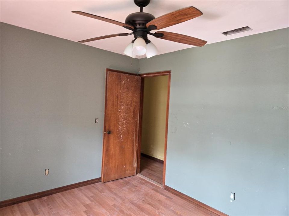 For Sale: $138,000 (2 beds, 2 baths, 1596 Square Feet)