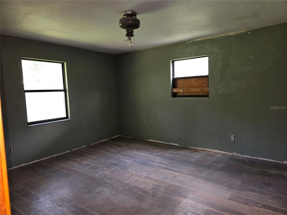 For Sale: $138,000 (2 beds, 2 baths, 1596 Square Feet)