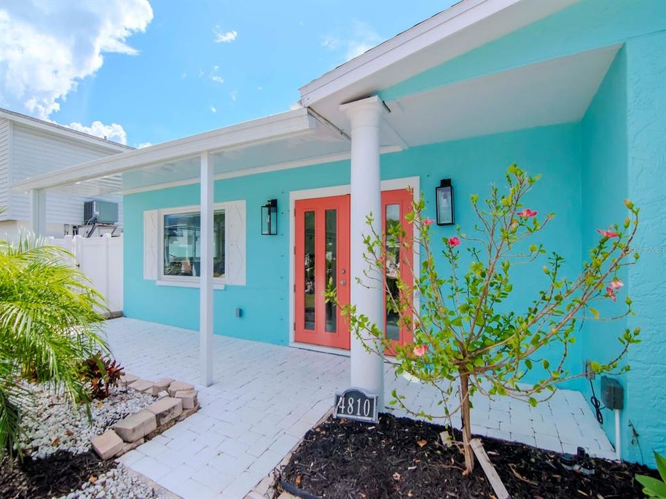 For Sale: $349,900 (3 beds, 2 baths, 2036 Square Feet)