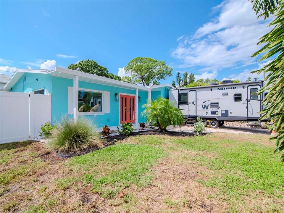 For Sale: $349,900 (3 beds, 2 baths, 2036 Square Feet)