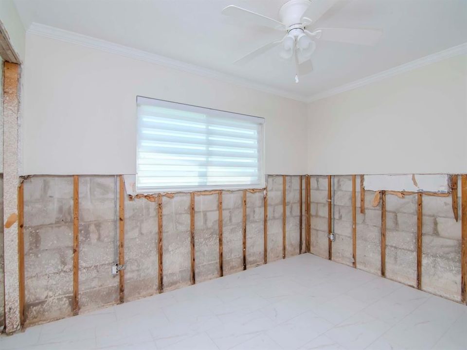 For Sale: $349,900 (3 beds, 2 baths, 2036 Square Feet)