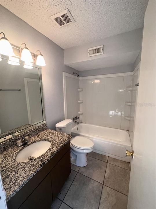 For Sale: $170,000 (2 beds, 2 baths, 984 Square Feet)