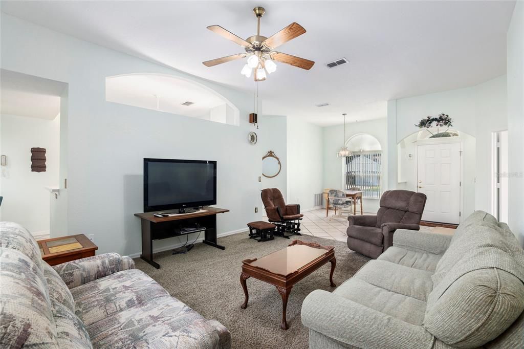 Active With Contract: $239,900 (3 beds, 2 baths, 1449 Square Feet)