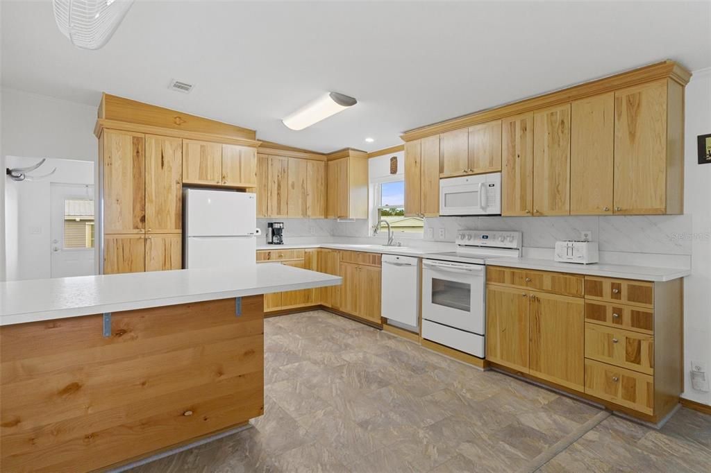 For Sale: $249,900 (3 beds, 2 baths, 1800 Square Feet)