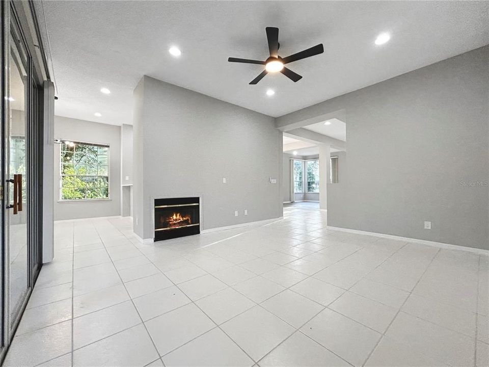 For Sale: $549,900 (3 beds, 2 baths, 1833 Square Feet)