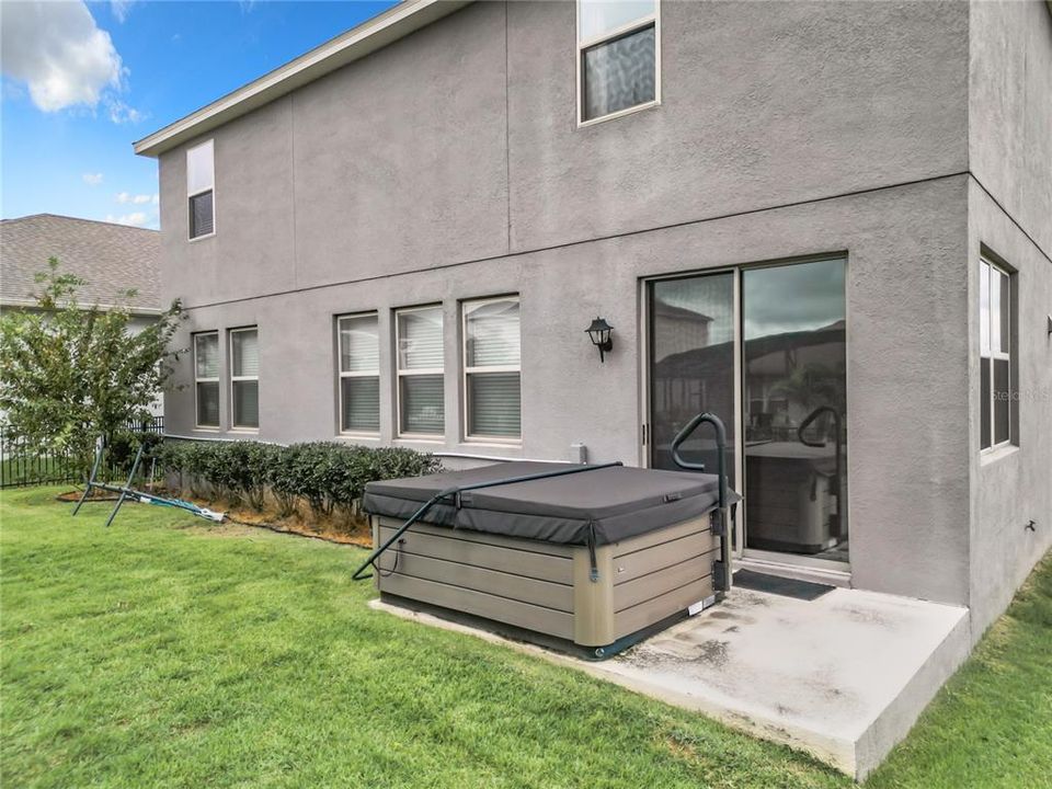 For Sale: $645,000 (4 beds, 2 baths, 2560 Square Feet)